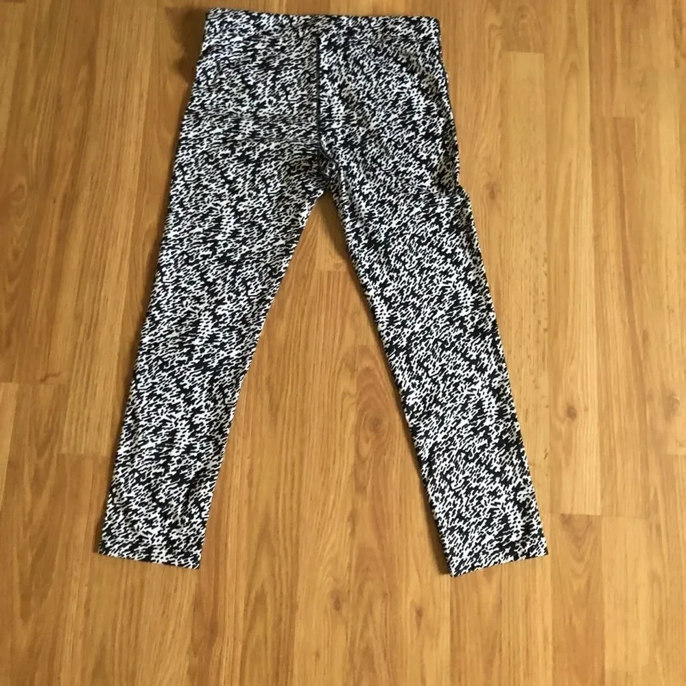 NIKE Pronto Essential Running Crop Pants Tights 777168-010